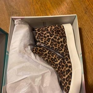 Brand new pink lily shoes never worn